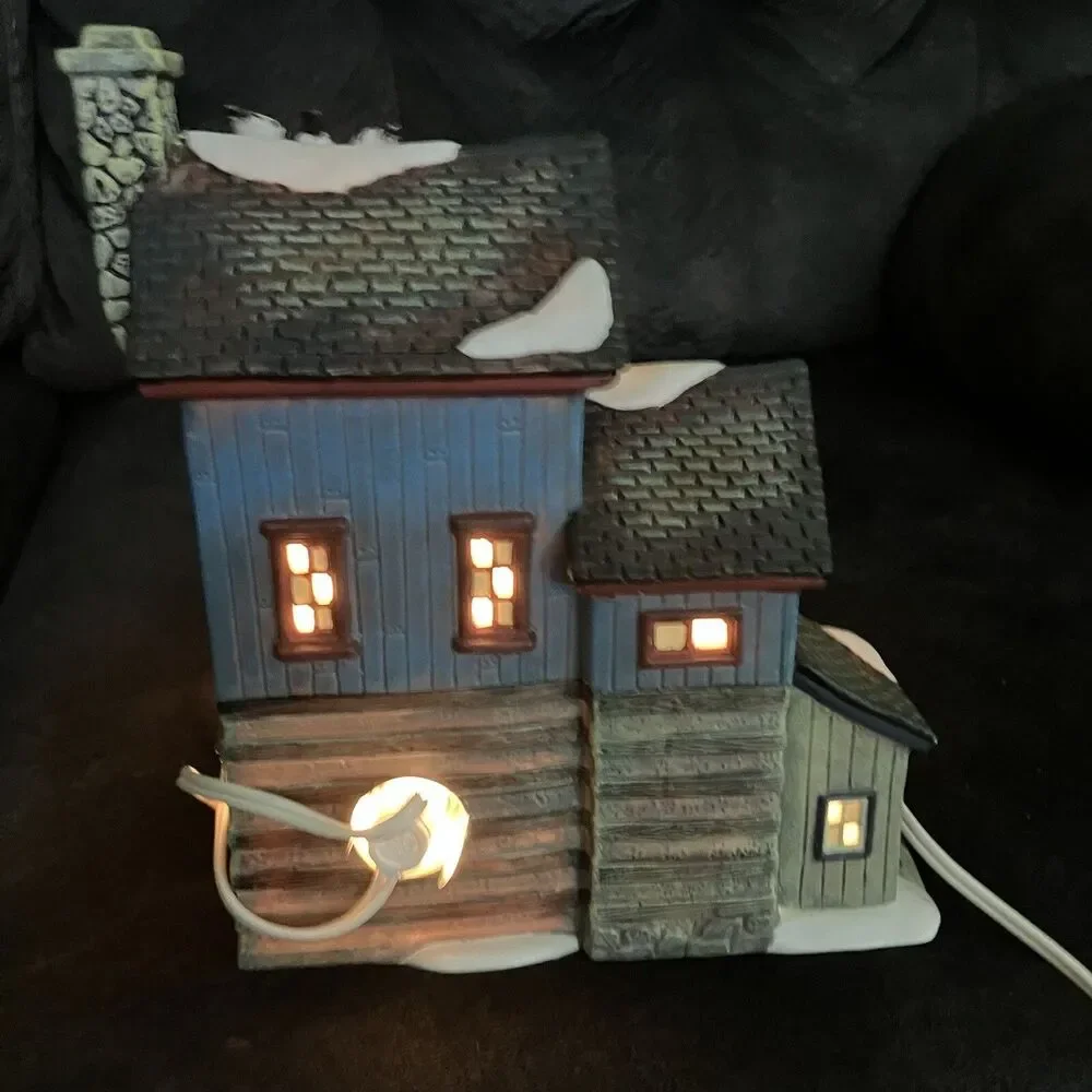 Santa's Workbench 2001 Collection Crooked Creek Cabin Victorian Series With Box